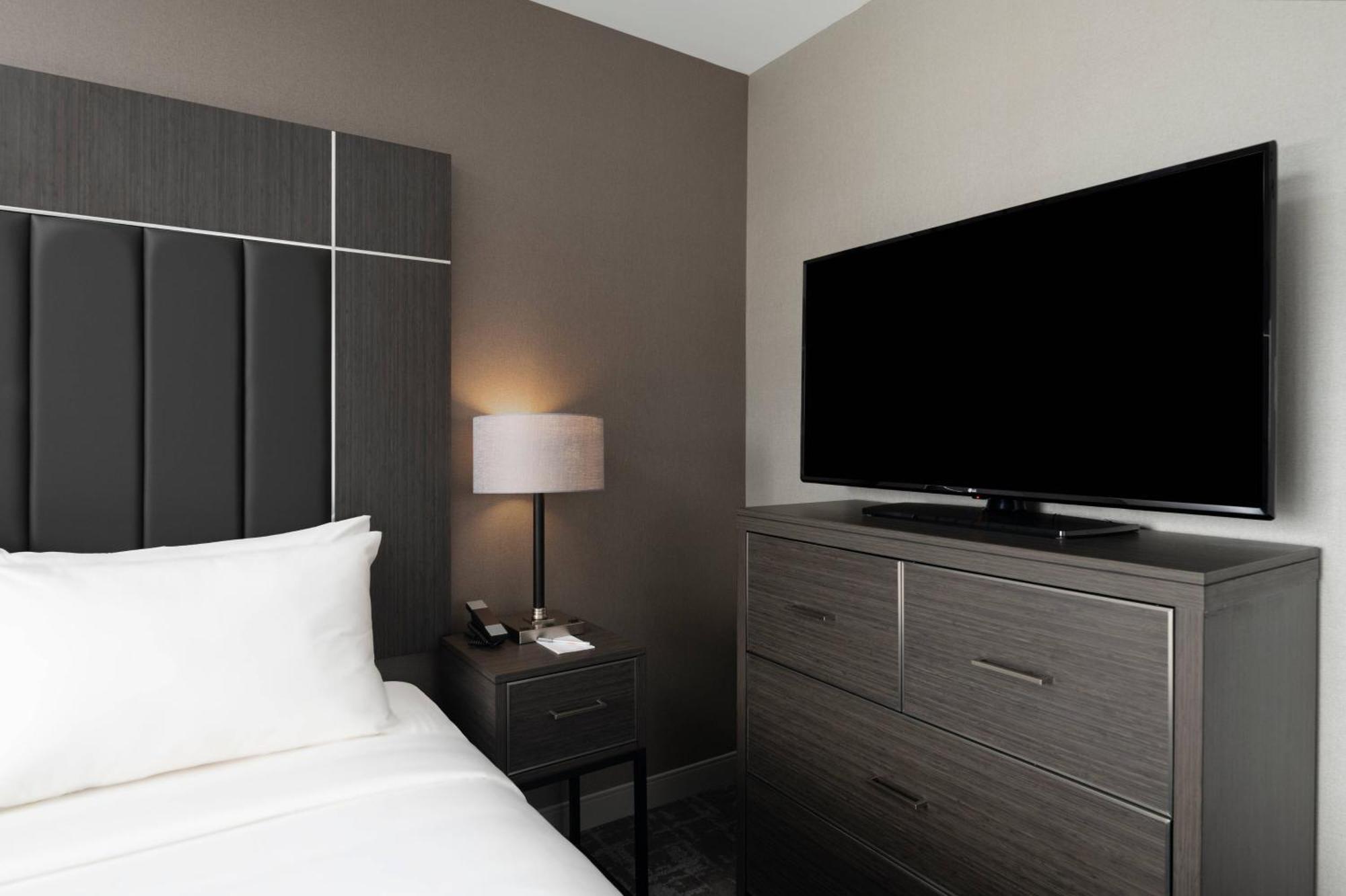Towneplace Suites By Marriott Boston Медфорд Экстерьер фото