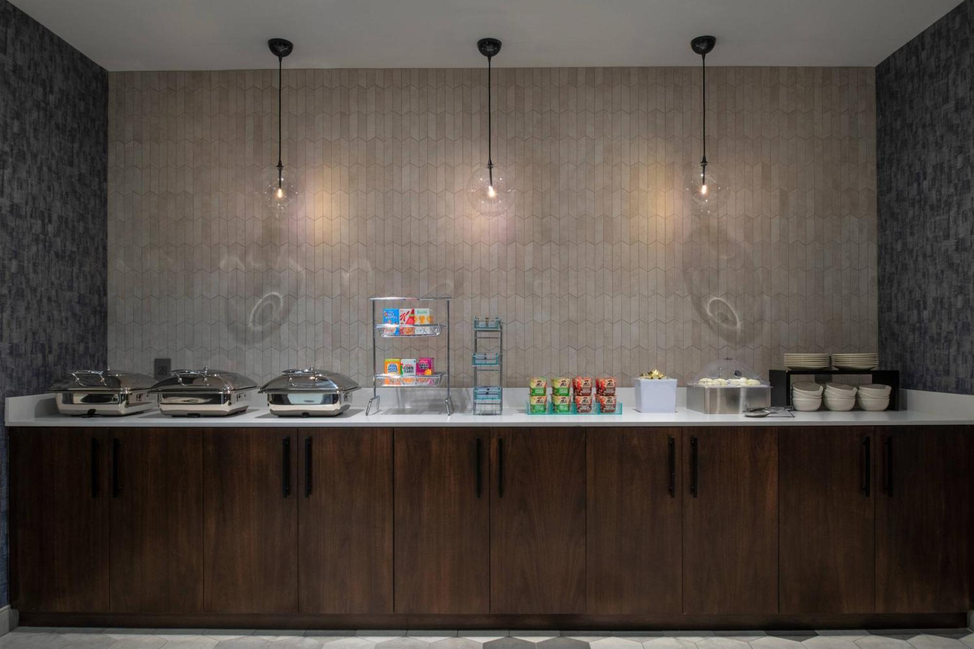 Towneplace Suites By Marriott Boston Медфорд Экстерьер фото