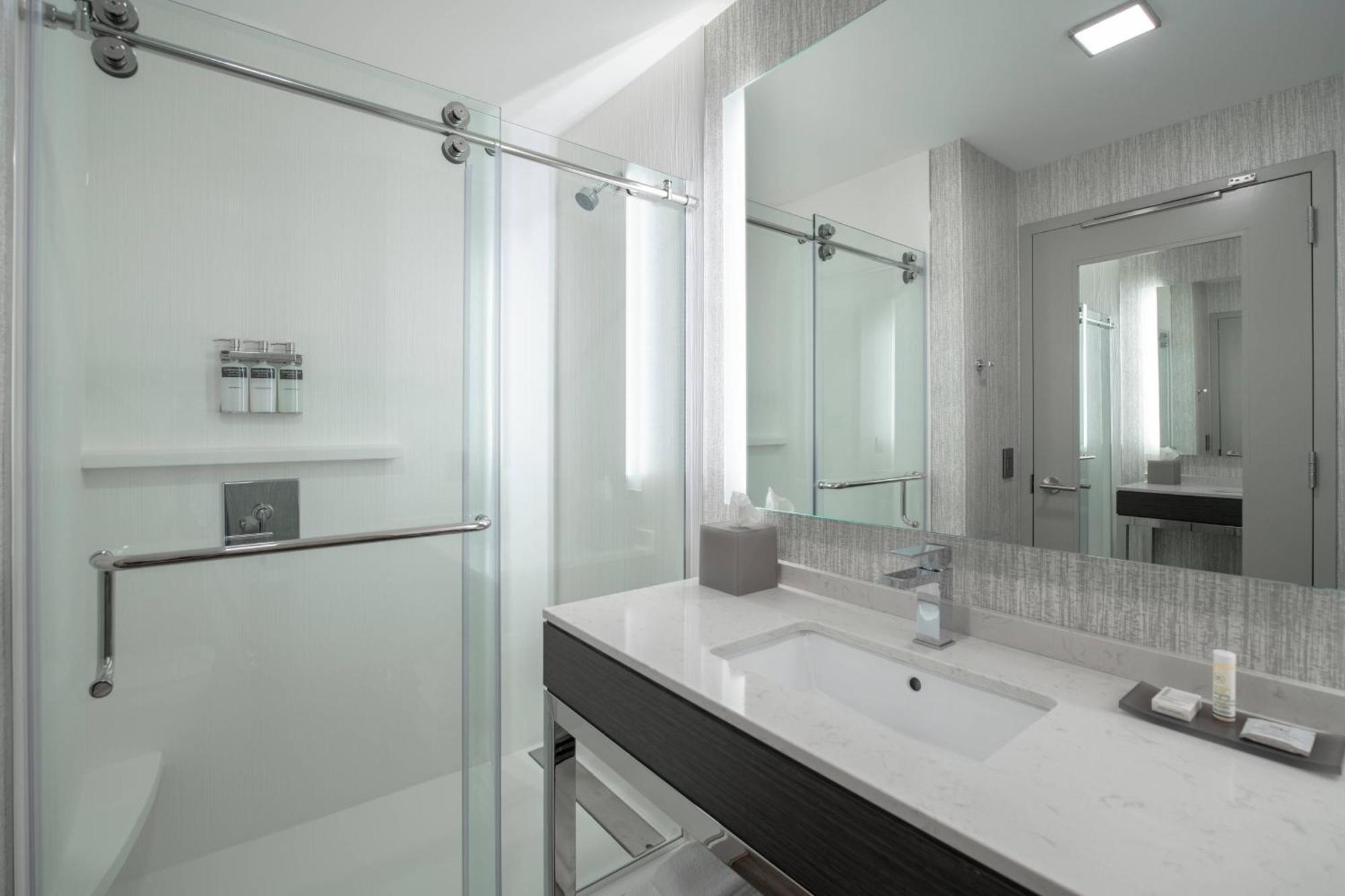 Towneplace Suites By Marriott Boston Медфорд Экстерьер фото