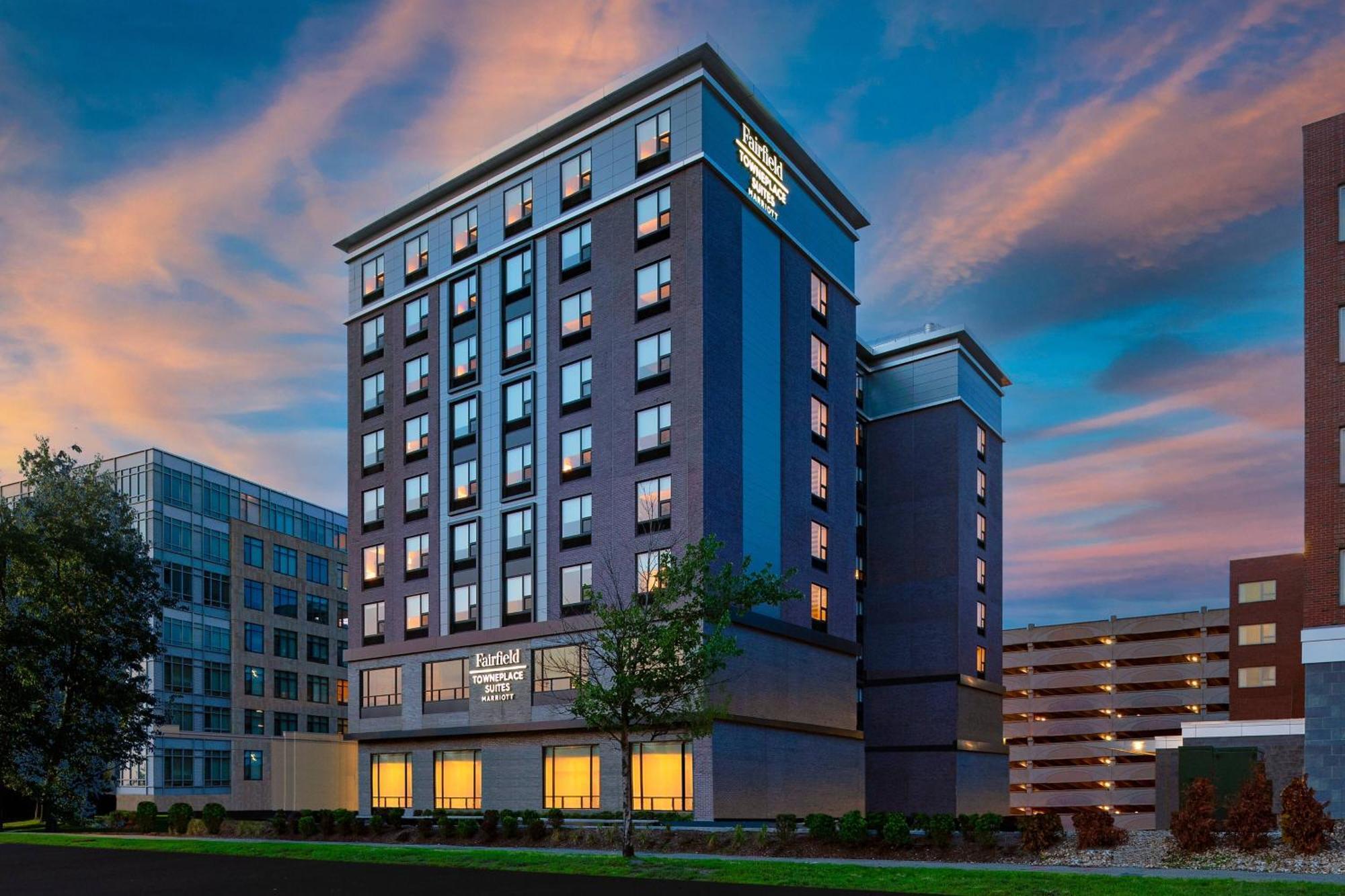 Towneplace Suites By Marriott Boston Медфорд Экстерьер фото